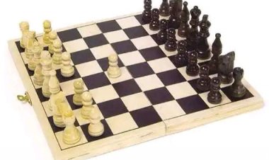 Le rouble, le dollar et le prix de l'or : qui gagnera vraiment la partie d'échecs économiques ?