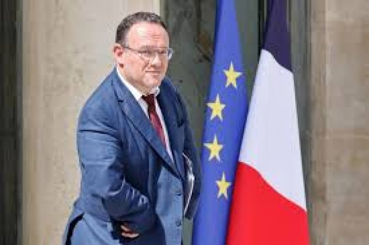 France / Vi0l : le ministre des solidarités, Damien Abad accusé de « contrainte à une fell@t1on »
