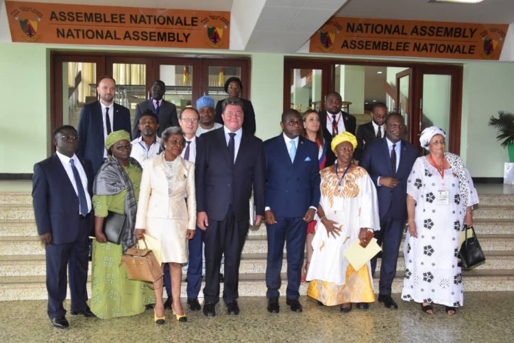 Visite de Macron au Cameroun / Diplomatie parlementaire :  les députés des Assemblées nationales du Cameroun et de France  sont de la partie ( Photos )