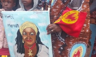 Cosmos arts, le dessinateur de reine