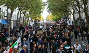 Des dizaines de milliers de Français sont descendus dans la rue contre la hausse du coût de la vie (Vidéo)