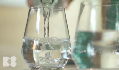 Que se passe-t-il si nous ne buvons pas assez d'eau ? La quantité que toute personne devrait consommer