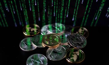 Des personnes arrêtées dans une escroquerie à la crypto-monnaie. Des centaines de milliers de personnes auraient été escroquées