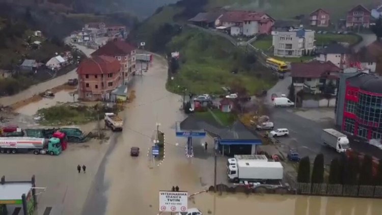 Les inondations font des ravages en Serbie et au Monténégro : au moins quatre personnes sont mortes