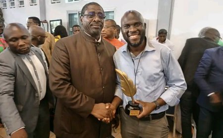 Récompenses : la mairie de la ville de Douala remet des prix à la presse