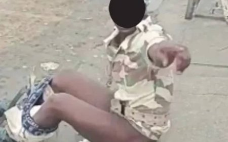 Insolite : Au Gabon, un homme en tenue montre sa nūdité dans la rue ( Vidéo )