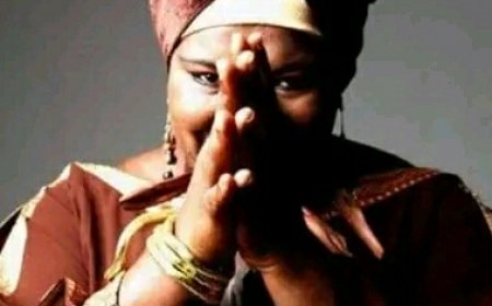 Musique / Événement : la diva Queen Eteme attendue au Sud-Cameroun à cette date