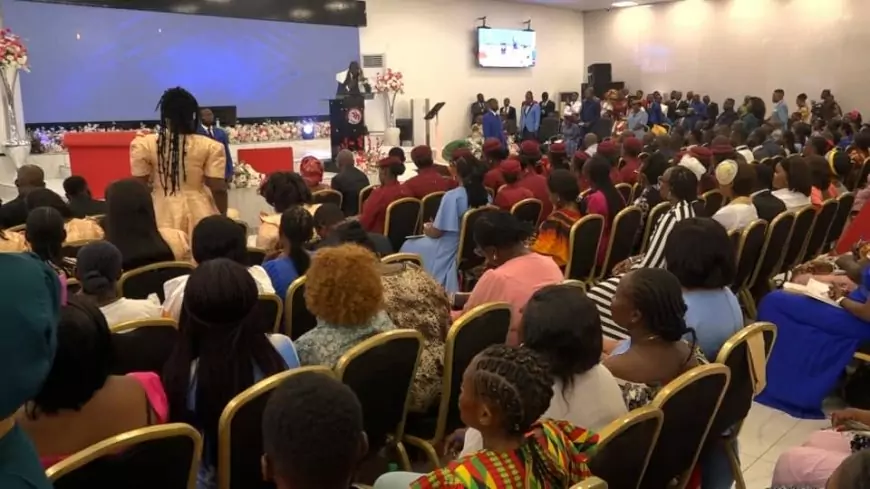 Oswald Baboké à la Fountain of Hope de Bonabéri : un dimanche de ferveur spirituelle, d’appel à la grâce et à la paix au Cameroun