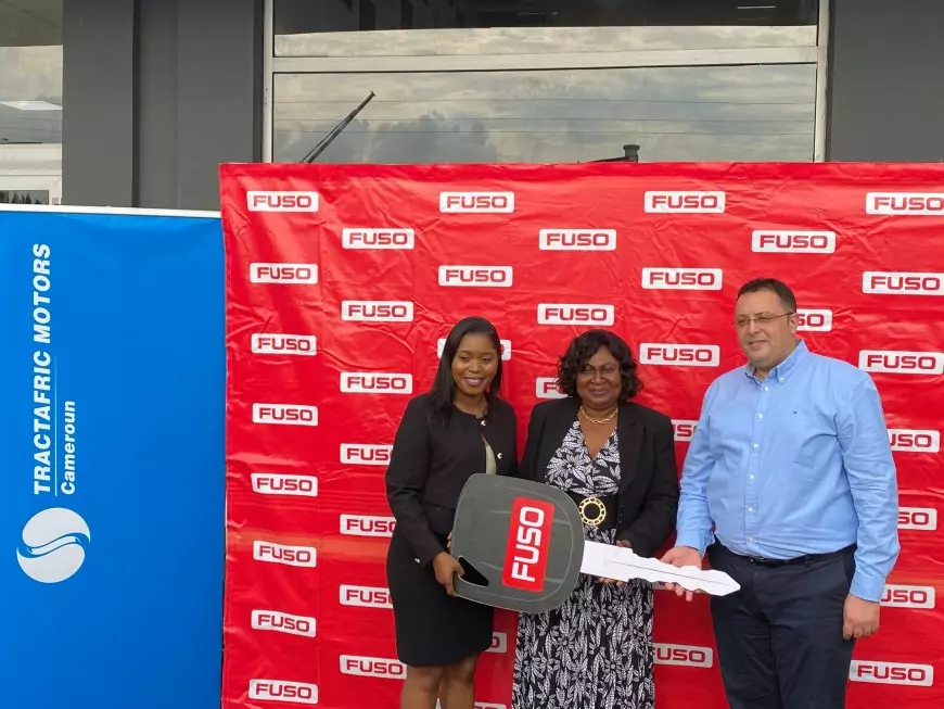 Mobilité à Douala : la Socatur renforce sa flotte avec 15 nouveaux minibus FUSO