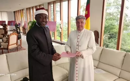 Cameroun : Le nouvel Aumônier National des Hôpitaux pour le Culte Musulman Cheikh Ousmane Youssouf reçu par le Nonce apostolique
