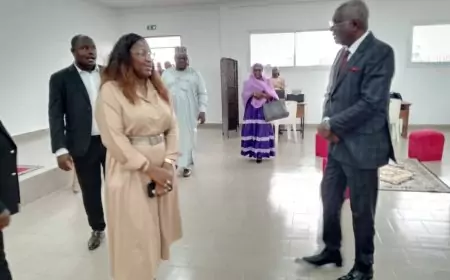 Visite Guidée des membres du Conseil d'Administration à l'Auditorium du Complexe de la Professionnalisation de l’Université de Douala sous la houlette de Mme le Pr. Altante BIBOUM