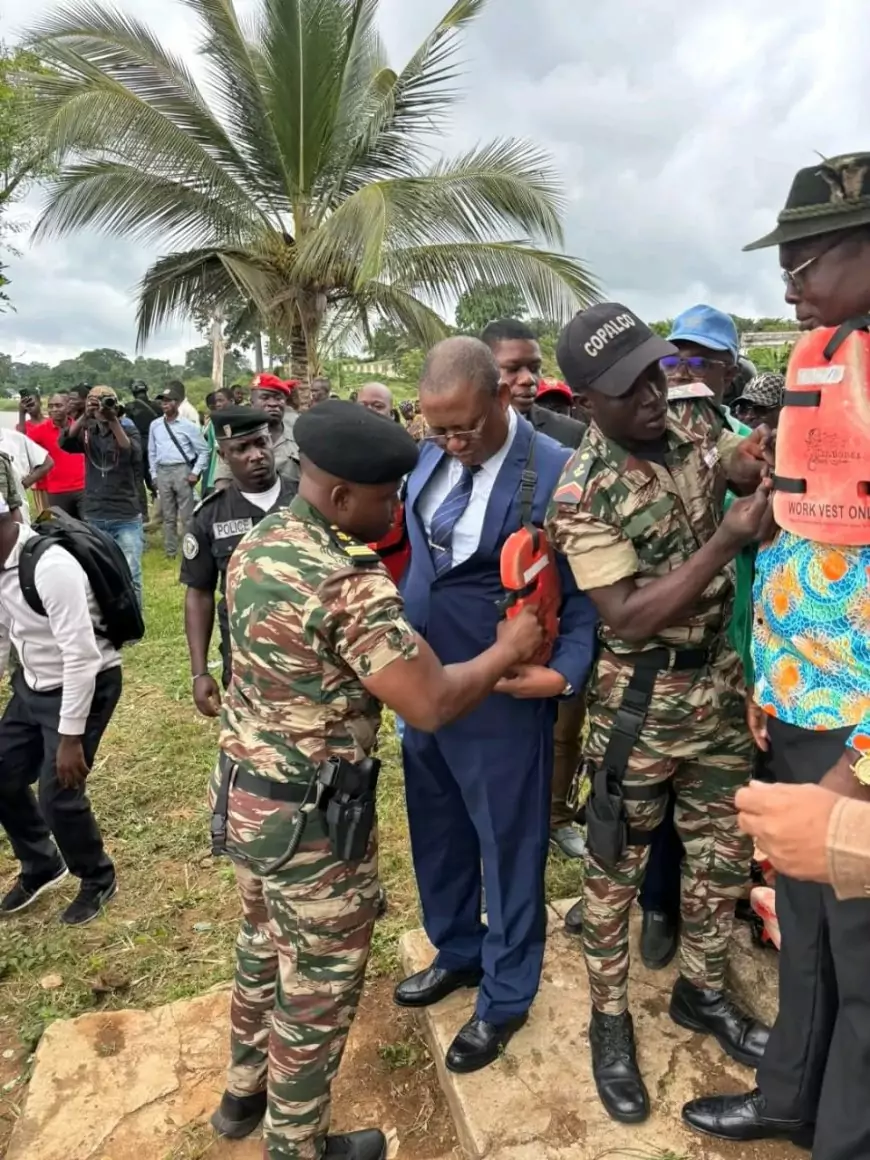 Ministere de la défense/Marine Nationale Camerounaise émerveille la Ville de Monatélé