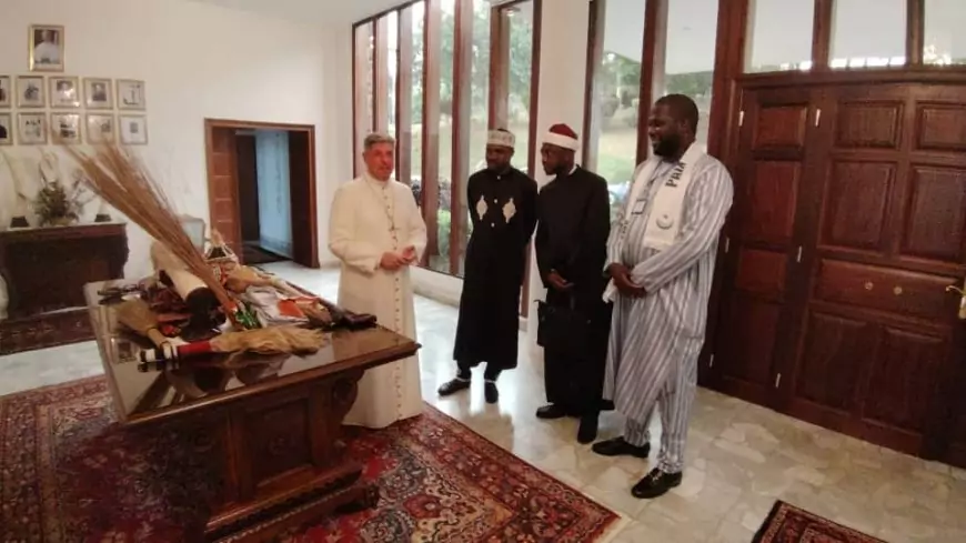 Cameroun : Le nouvel Aumônier National des Hôpitaux pour le Culte Musulman Cheikh Ousmane Youssouf reçu par le Nonce apostolique