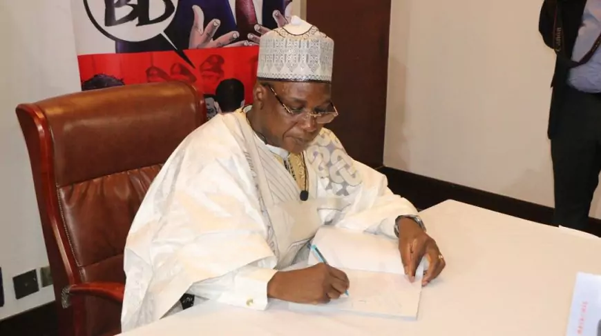 Littérature: La vie du Président Paul BIYA, en Bande Dessinée