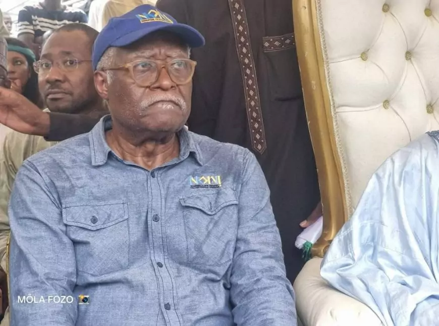 Meeting à Douala : Bello Bouba Maïgari galvanise ses militants sous une pluie battante