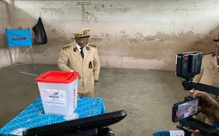 Présidentielle au Cameroun : mobilisation citoyenne dans le Wouri sous un ciel clément