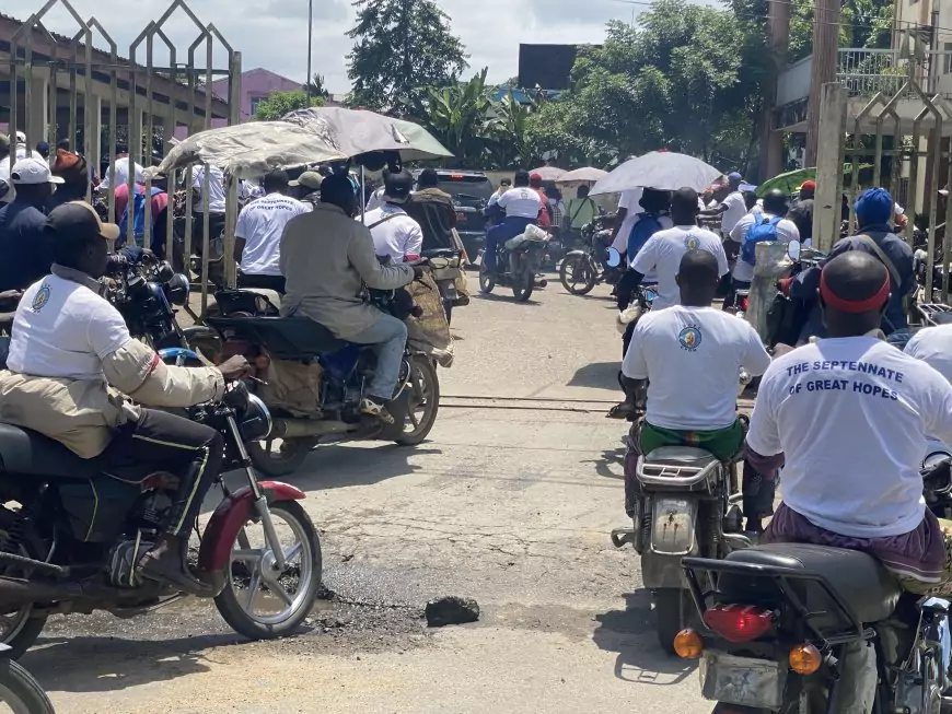 Cameroun : les moto-taximen de Douala mobilisés pour Paul Biya à la veille du scrutin