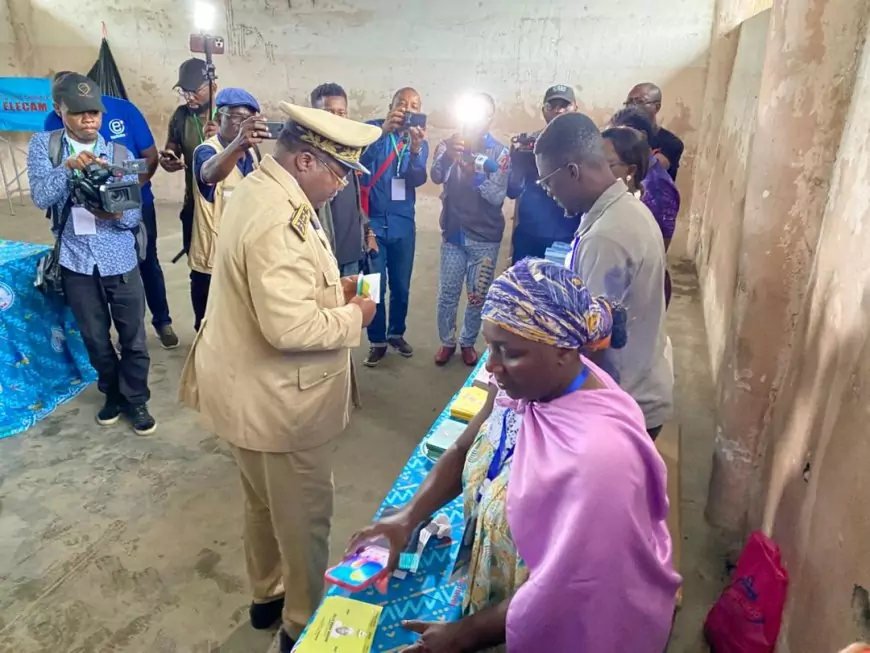 Présidentielle au Cameroun : mobilisation citoyenne dans le Wouri sous un ciel clément