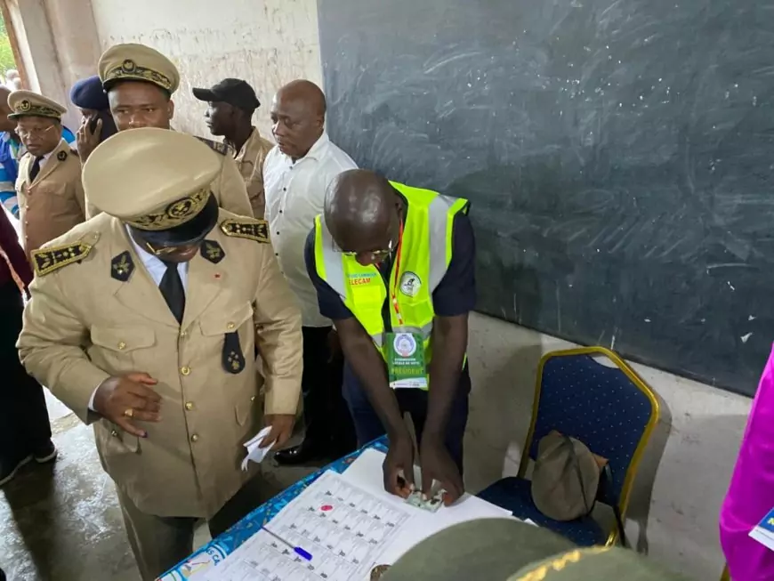 Présidentielle au Cameroun : mobilisation citoyenne dans le Wouri sous un ciel clément