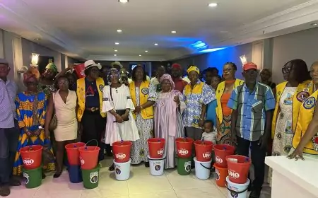 Cameroun : le Lions Club Douala Candle offre “Le seau du bonheur !” à des familles dans le besoin