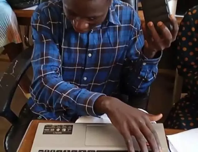 Éducation inclusive - le smartphone : l’œil des étudiants non-voyants