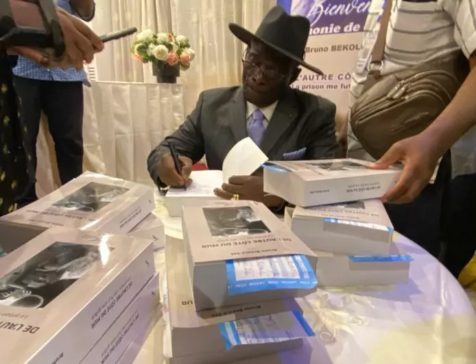 À Douala, le Pr Bruno Bekolo Ebé fait de la prison un livre de lumière et de réparation
