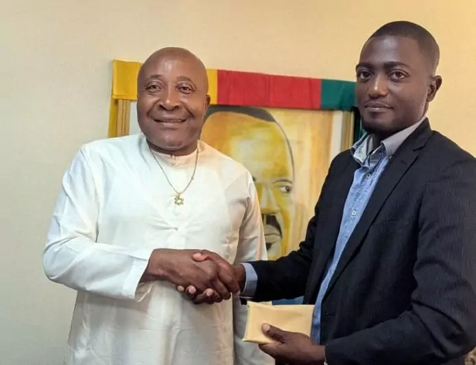 Cameroun : quand une couverture de livre vaut 500 000 FCFA et une place dans l’histoire