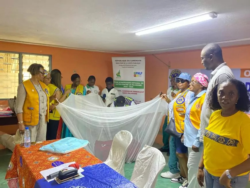 Paludisme au Cameroun : les Lions clubs des Régions 21 et 22 sensibilisent et distribuent des moustiquaires aux élèves du Collège les Lauréats à Douala