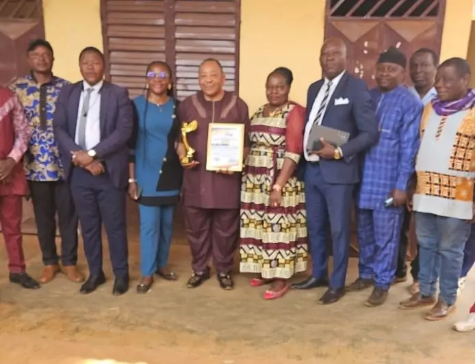 Lycée de Babadjou au Cameroun, Dr Ambe Akonwah Ignatius : « Le bâtisseur »