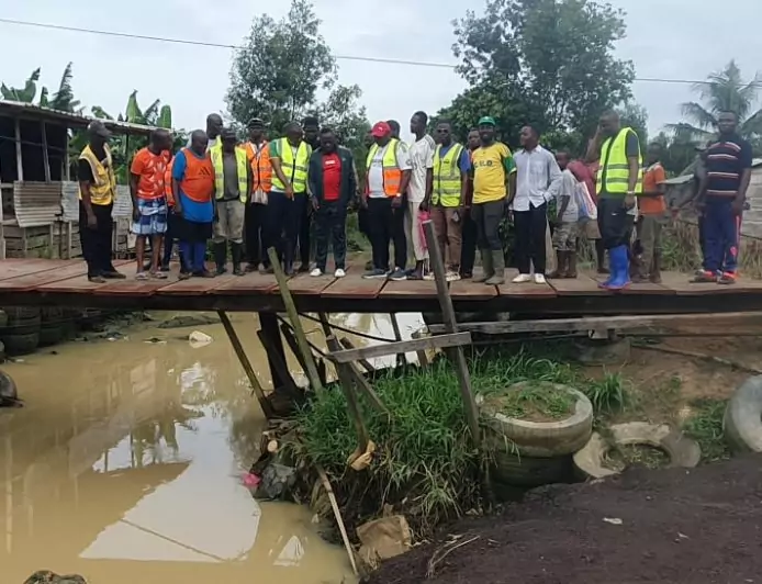 Ngodi-Bakoko : un pont provisoire soulage les populations de Songa-Boko et l'île de la Paix
