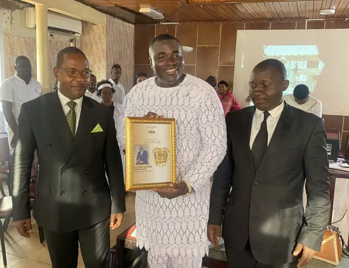 Un Award d’or pour le Docteur h.c. Stephan Jonathan Din, bâtisseur silencieux du Cameroun