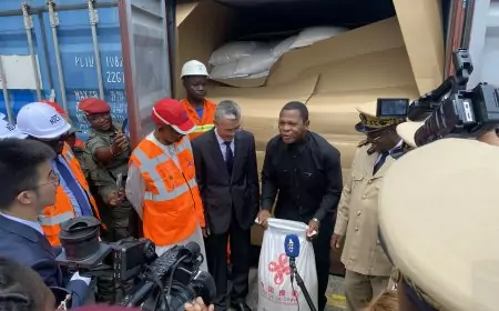 Coopération sino-camerounaise : un don alimentaire d’urgence de 20 millions de yuans officiellement réceptionné à Douala