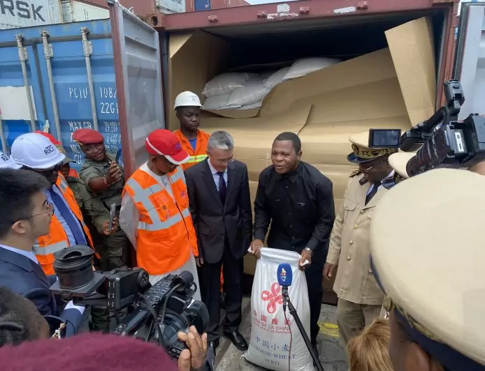 Coopération sino-camerounaise : un don alimentaire d’urgence de 20 millions de yuans officiellement réceptionné à Douala