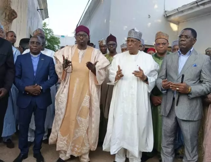 À  Maroua, l’AÏD AL ADHA joue les prolongations : le Lamido Elhadj Abdoulaye Yerima Bakari offre un repas du vivre-ensemble aux populations de la ville