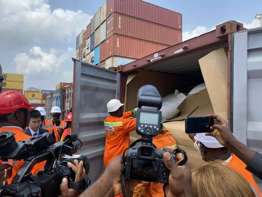 Coopération sino-camerounaise : un don alimentaire d’urgence de 20 millions de yuans officiellement réceptionné à Douala