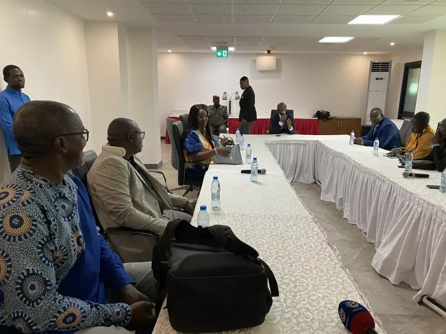 Mission du Minmidt dans le Littoral : le Pr Fuh Calistus Gentry durcit le ton sur l’industrie, les whiskys en sachet et les mines