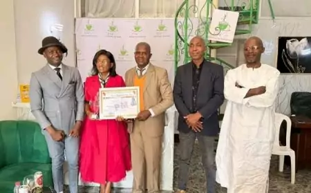 Entrepreneuriat jeune et féminin : Yaël Motazé reçoit le prix d'Excellence africaine