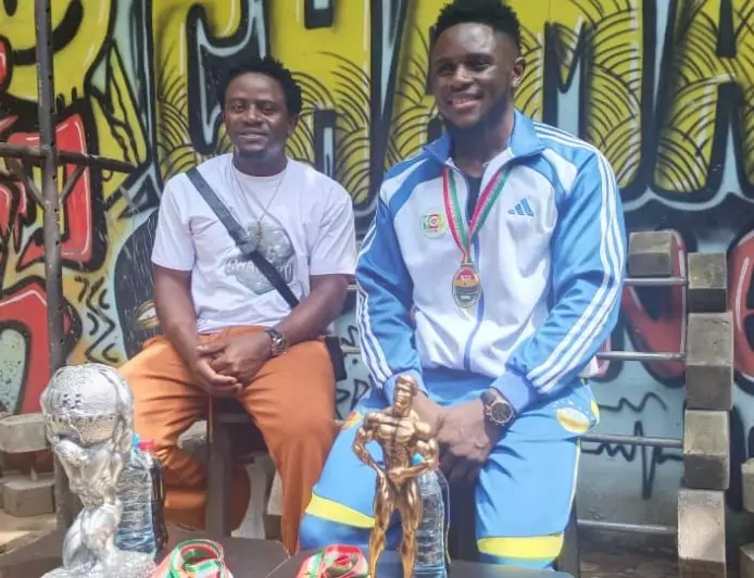Bodybuilding - Khan Desmond Awa Aka dit "Chamako Pro" présente son butin d’Accra aux médias